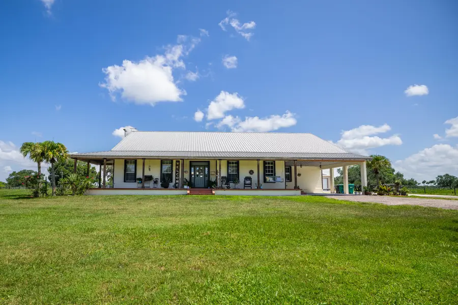 8661 E Center Street, Okeechobee, FL 34974 - #2