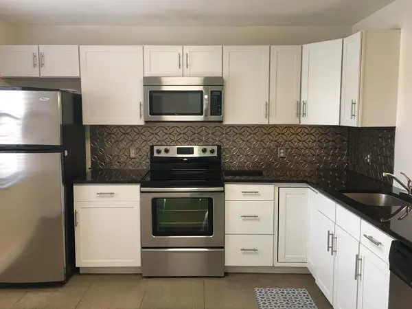 2007 W Lakeview Drive W, Royal Palm Beach, FL 33411