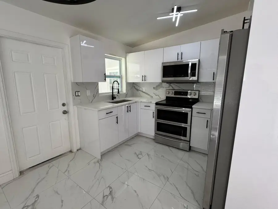 508 Palm Avenue, Fort Pierce, FL 34982 - #2