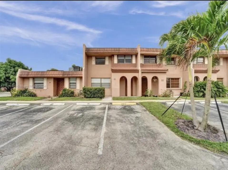31 Seville Circle #2-49, Davie, FL 33324 - #1