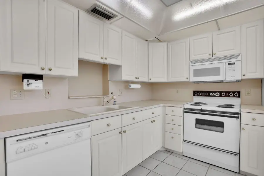3002 Portofino Isle #M3, Coconut Creek, FL 33066 - #3