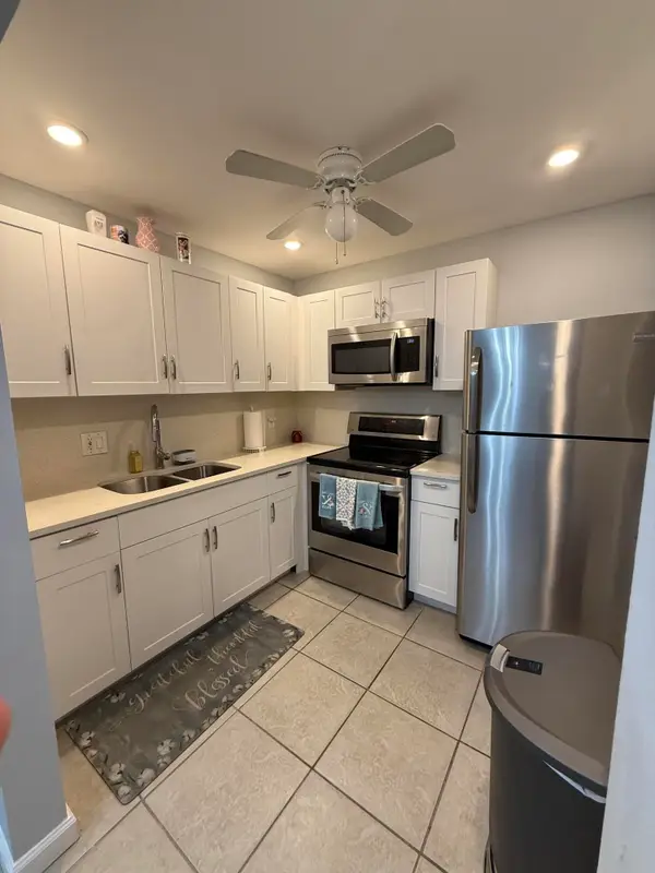 200 Village Green E #218, Palm Springs, FL 33461