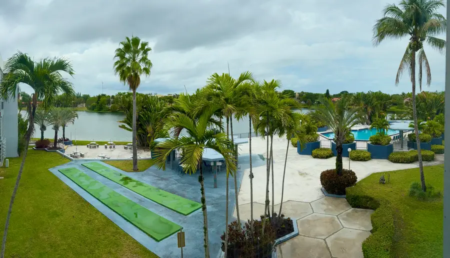 879 NE 195th Street #Apt 227, Miami, FL 33179 - #3