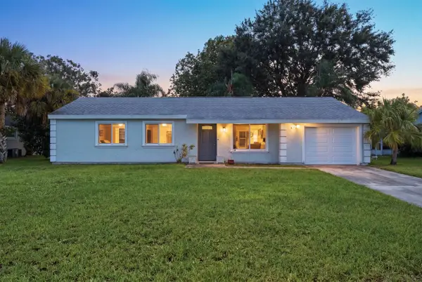 674 SW Old Briar Avenue, Port St Lucie, FL 34953