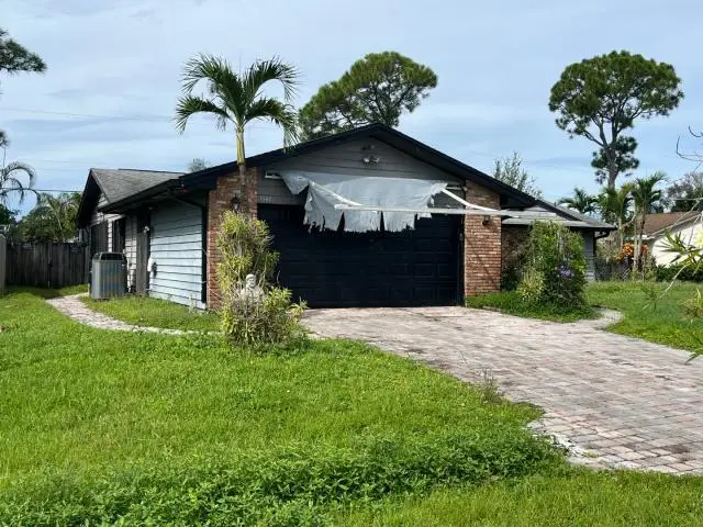 2562 SE Petit Lane, Port Saint Lucie, FL 34952 - #2