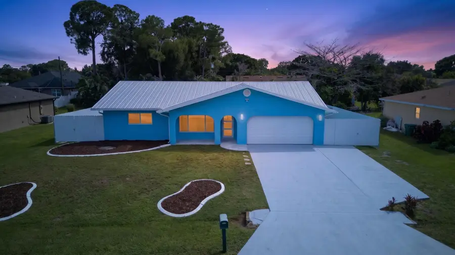 242 SE Duxbury Avenue, Port Saint Lucie, FL 34983 - #2