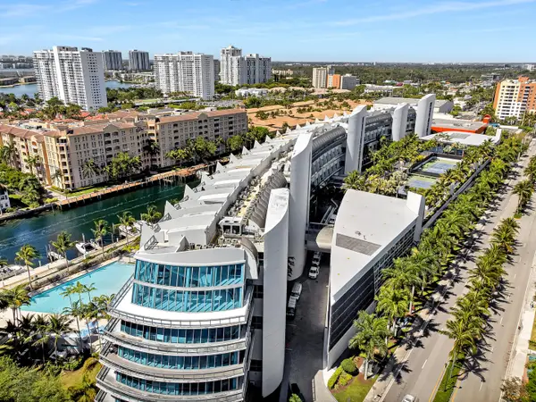 2950 NE 188th Street #122, Aventura, FL 33180