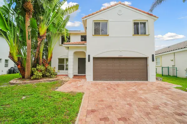 2203 SW 134th Avenue, Miramar, FL 33027