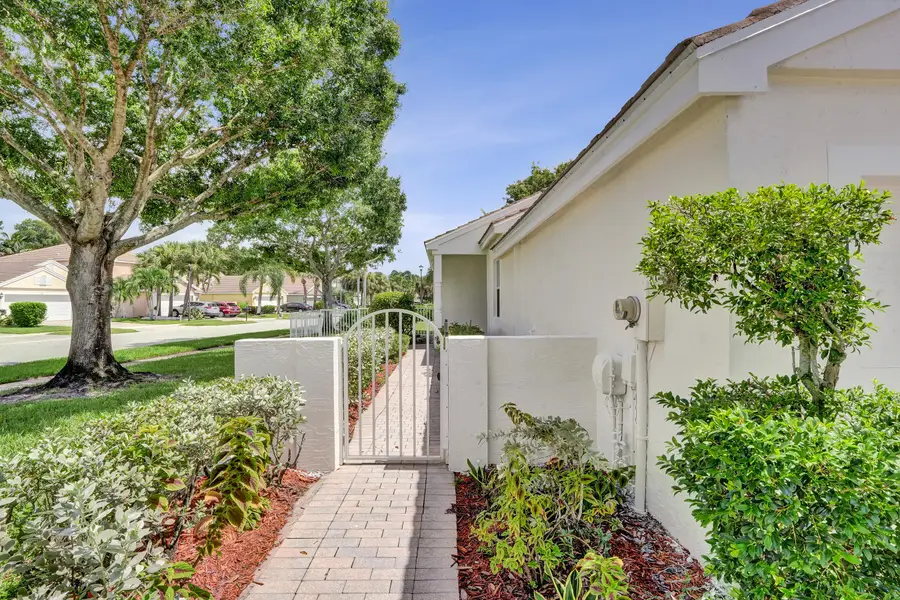 106 Hamilton Terrace, Royal Palm Beach, FL 33414 - #2