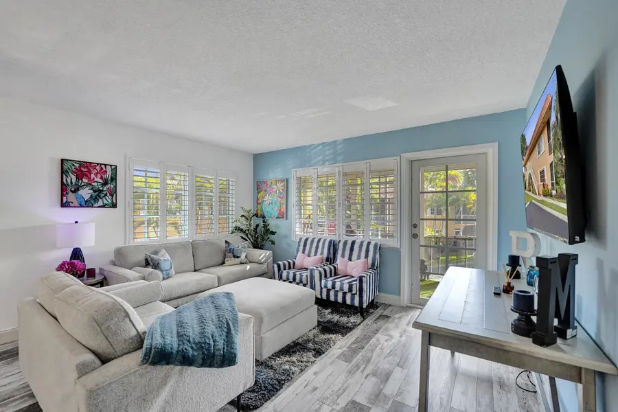 1930 NE 2nd Avenue #216L, Wilton Manors, FL 33305 - #3