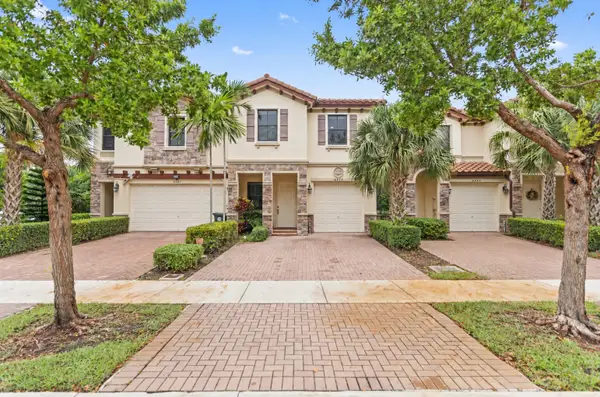 6943 Broadland Way, Coconut Creek, FL 33073