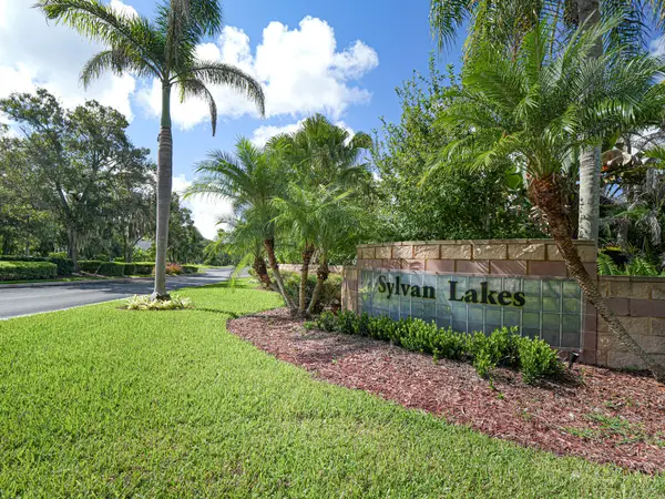 5880 40th Lane, Vero Beach, FL 32966