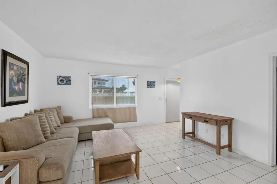 658 NE 6th Court E #E, Boynton Beach, FL 33435 - #3
