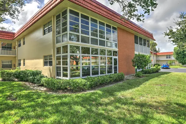 46 Woodland Drive #106, Vero Beach, FL 32962