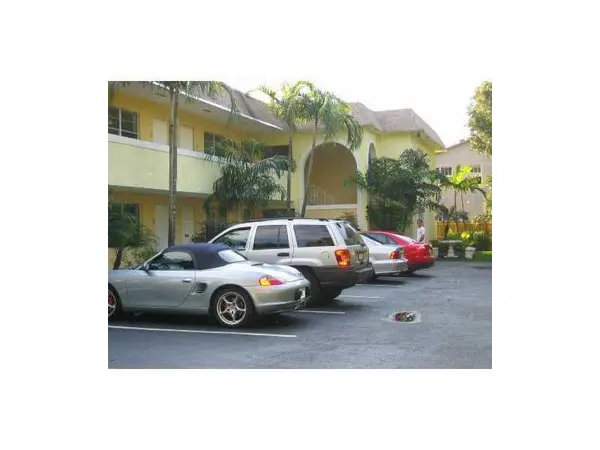 3421 NE 15th Avenue, Oakland Park, FL 33334
