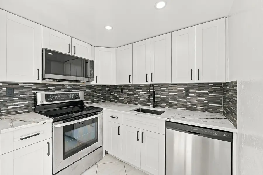 541 Burgundy L #541, Delray Beach, FL 33484 - #2