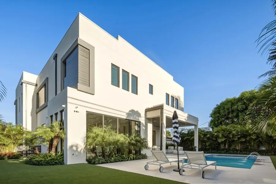 399 NE Spanish Court, Boca Raton, FL 33432 - #2