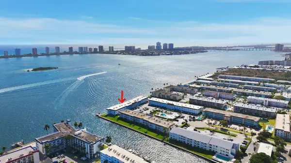 100 Shore Court #104, North Palm Beach, FL 33408