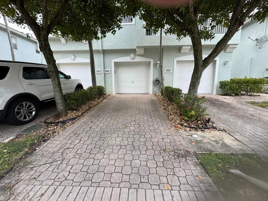 3069 Laurel Ridge Circle, Riviera Beach, FL 33404 - #2