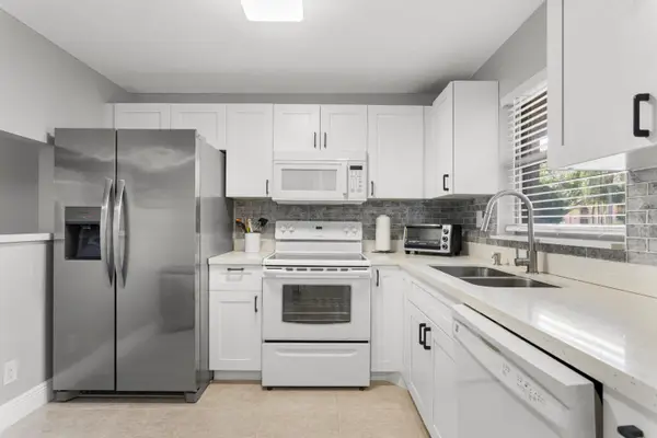 9700 Sunrise Lakes Boulevard #101, Sunrise, FL 33322