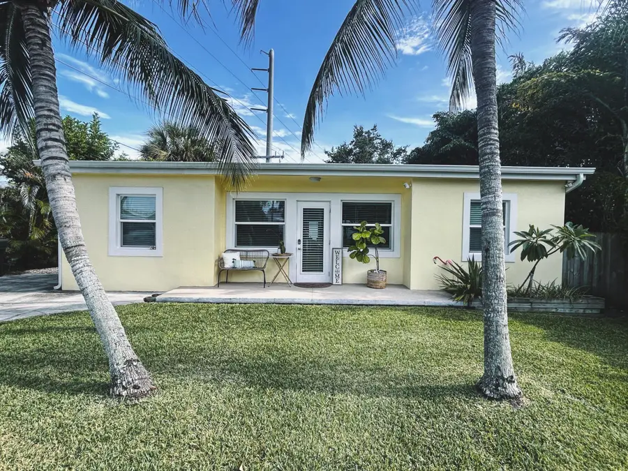 604 NW Poinsettia Street, Stuart, FL 34994 - #2