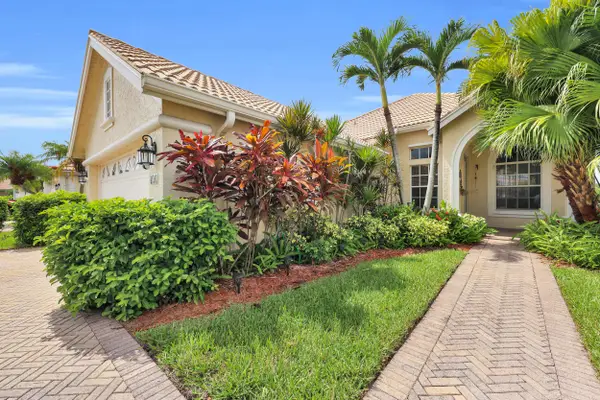 706 SW Aruba Bay, Port St Lucie, FL 34986