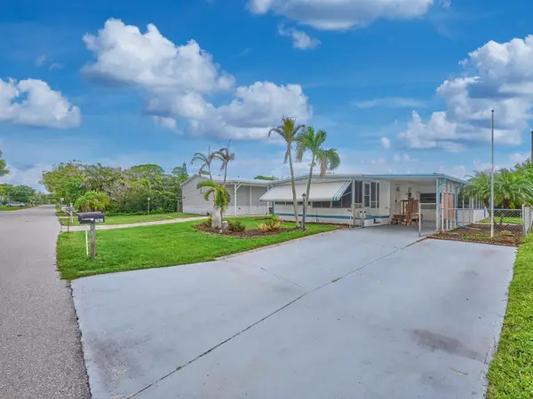7965 SE Wren Avenue, Hobe Sound, FL 33455