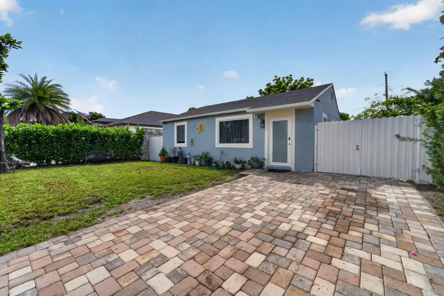 946 Mcintosh Street, West Palm Beach, FL 33405 - #2