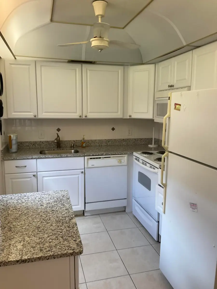 300 Brittany G, Delray Beach, FL 33446 - #3