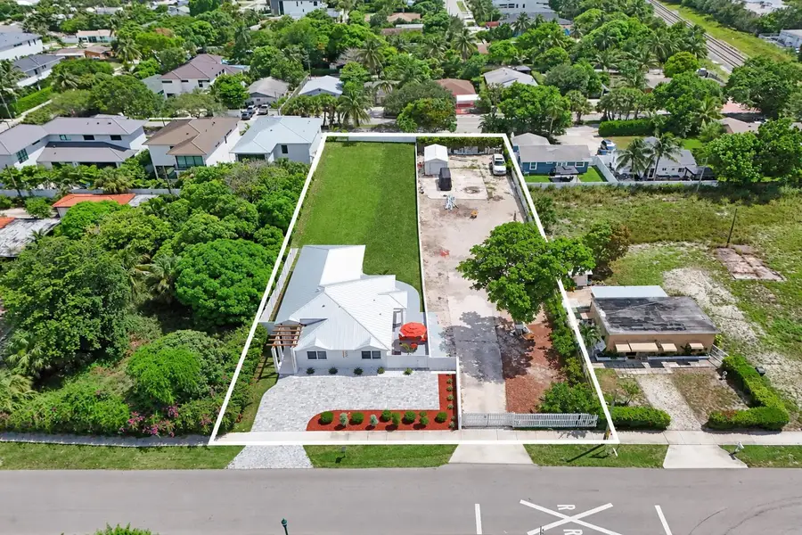 202 SE 4th Street, Delray Beach, FL 33483 - #2