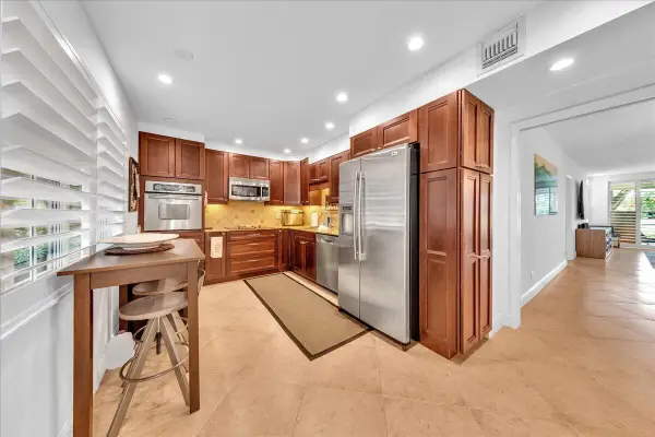 3505 Oaks Way #109, Pompano Beach, FL 33069