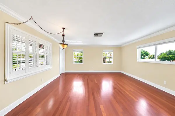 2701 Middle River Drive #11, Fort Lauderdale, FL 33306