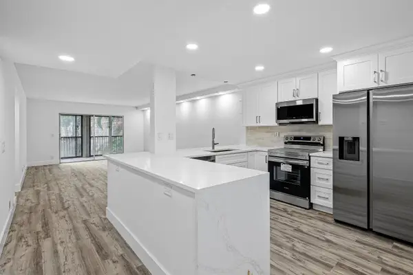 6585 Kensington Lane #Apt 207, Delray Beach, FL 33446