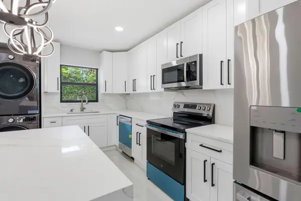 2975 NE 2nd Avenue, Boca Raton, FL 33431