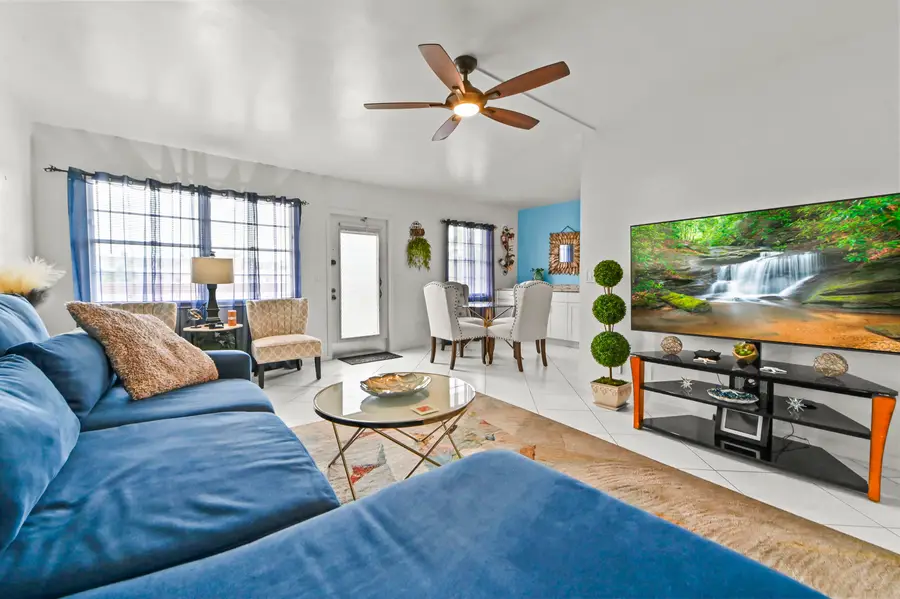 3026 Cornwall B, Boca Raton, FL 33434 - #3