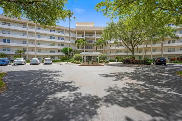 3800 Oaks Clubhouse Drive #503, Pompano Beach, FL 33069