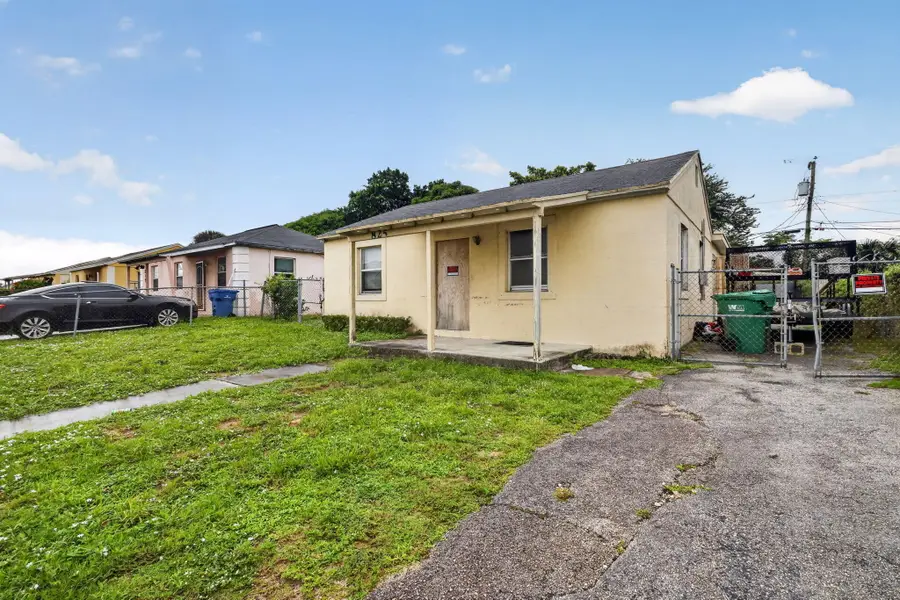 825 W 5th Street, Riviera Beach, FL 33404 - #3