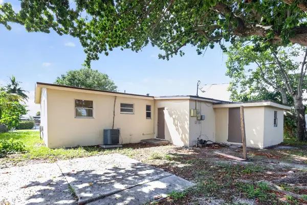 2740 NW 2nd Street, Boynton Beach, FL 33435