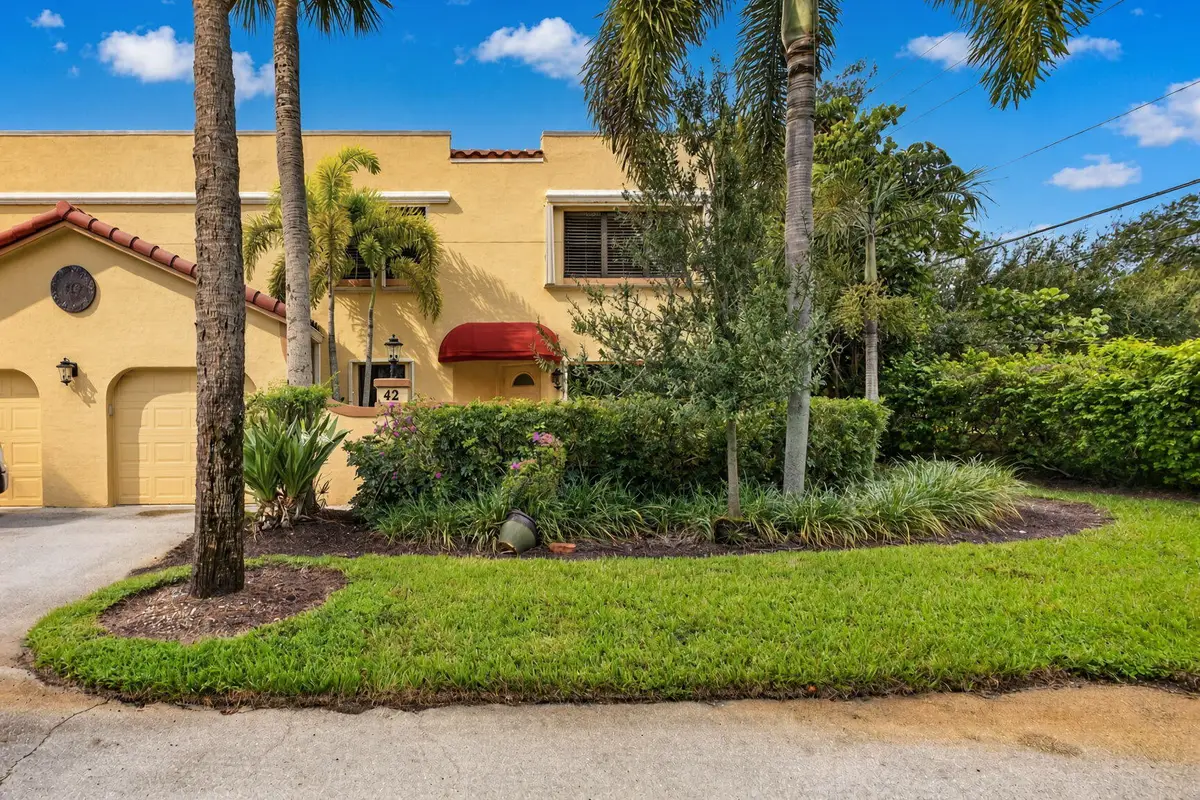 42 Uno Lago Drive, Juno Beach, FL 33408 - #1