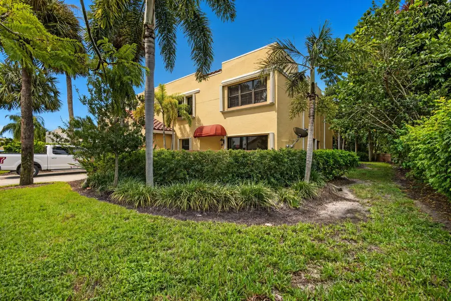 42 Uno Lago Drive, Juno Beach, FL 33408 - #3