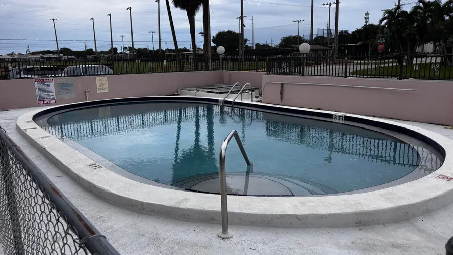 250 NE 40th Street #38, Oakland Park, FL 33334 - #2