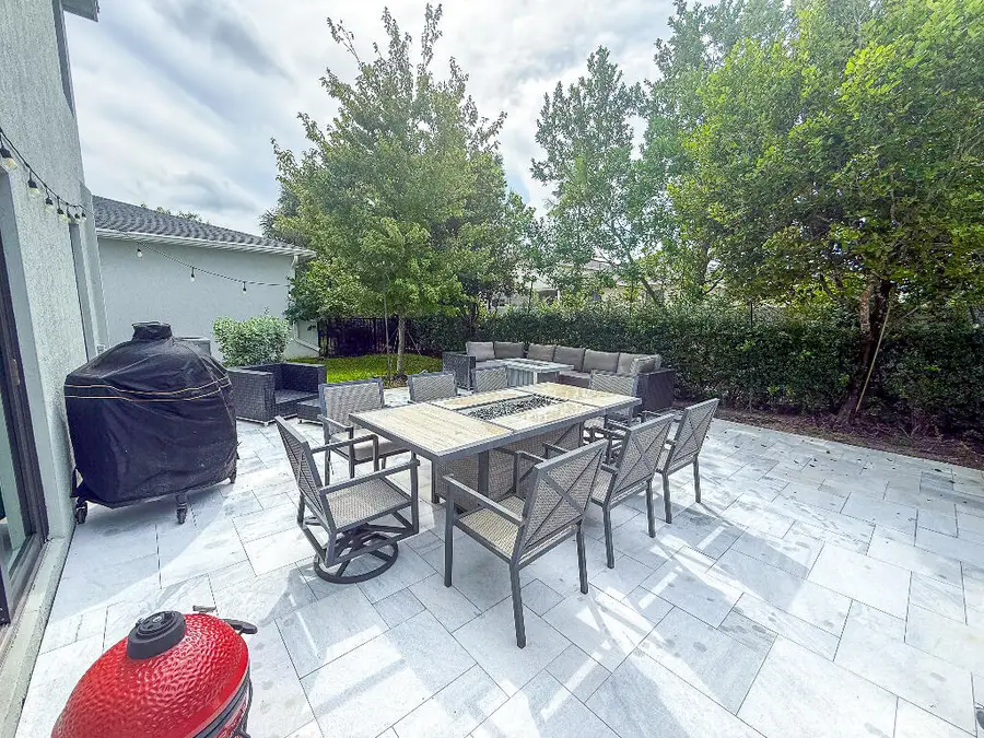 6060 Stonecrest Court, Haverhill, FL 33415 - #2