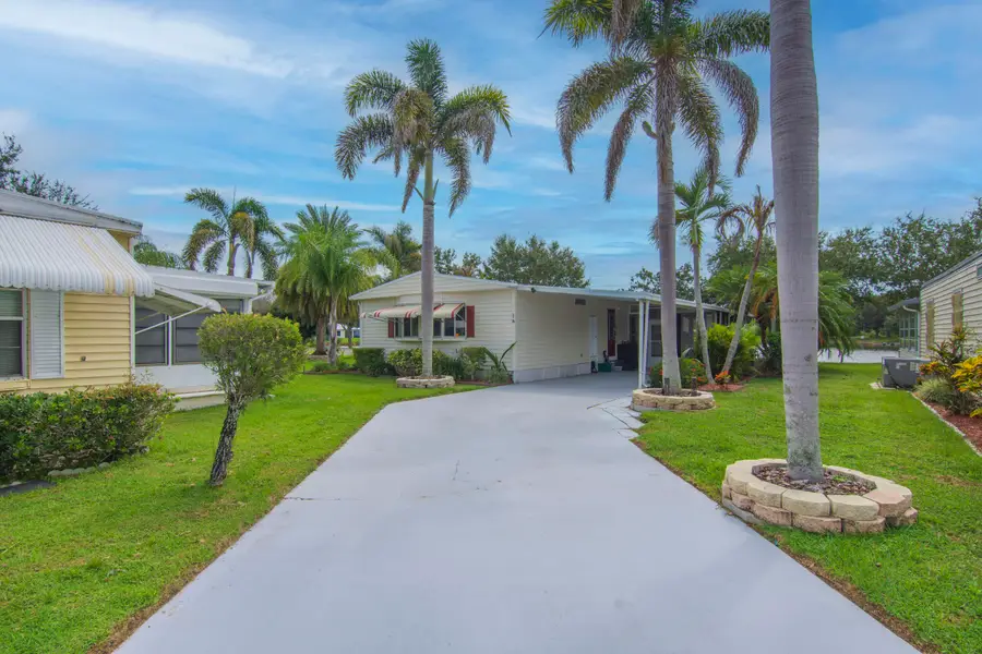 16 Santa Maria Court, Port Saint Lucie, FL 34952 - #3