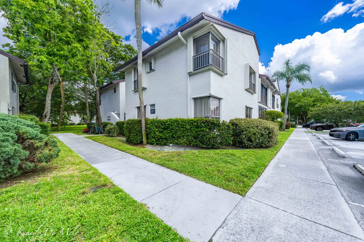 3147 Cocoplum Circle, Coconut Creek, FL 33063 - #1