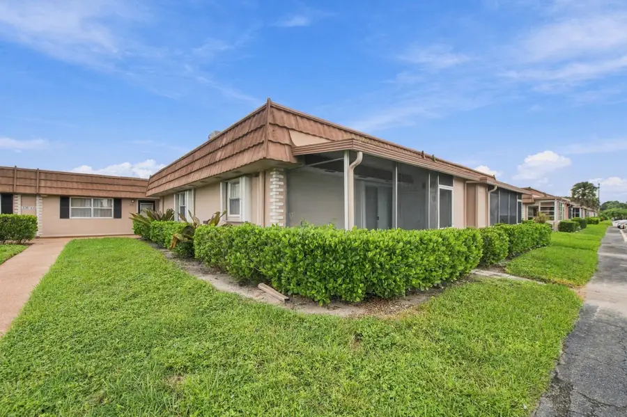 334 Seville N, Delray Beach, FL 33446 - #3