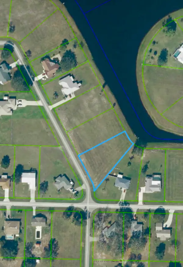 300 Arrowhead Drive, Sebring, FL 33876