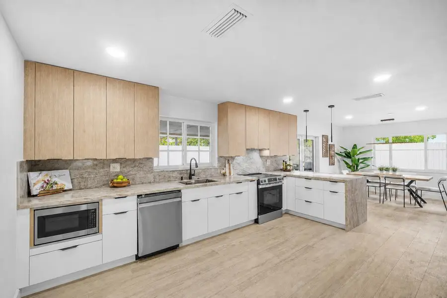 718 SW 27th Place, Boynton Beach, FL 33435 - #3