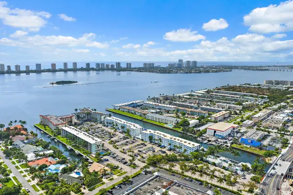 100 Paradise Harbour Boulevard #202, North Palm Beach, FL 33408