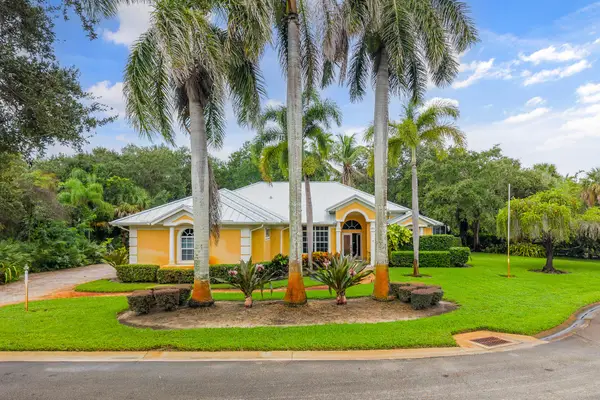 3650 SE Sea Point Court, Stuart, FL 34997