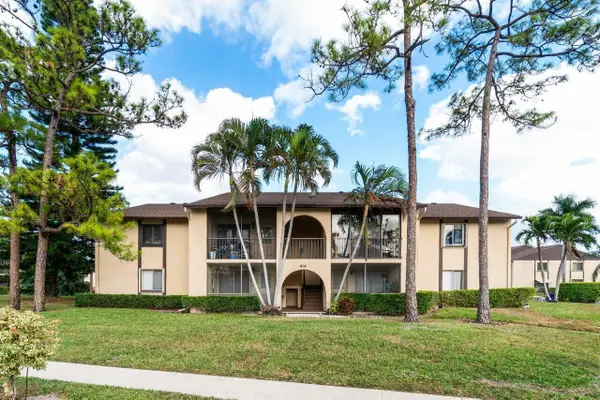 414 Pine Glen Lane #D-2, Greenacres, FL 33463